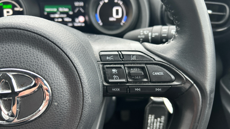 Toyota Yaris 1.5 Hybrid Design 5dr CVT Hybrid Hatchback